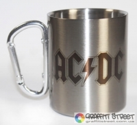 AC/DC - Logo - Carabiner Mug (Official Merchandise) (Карабінний Кухоль) ― купити футболку в Україні, замовити футболку поштою, ціни, опис, фото футболок, купити кухлі, бейсболки, весна, кружки, рюкзаки, гаманці, літо, бандани, шкіряні вироби, осінь, джинси, кросівки, куртки, шорти, шапки, батніки, шкарпетки, зима, білизна, майки, сорочки, сумки, молодіжні аксесуари, вуличний стиль кежуал стайл | Інтернет-магазин футболок та іншого молодіжного одягу - GRAFFITI STREET - GraffitiStreet.Com.Ua