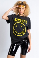 Nirvana - Smiley Face (Official Merchandise) (Футболка) ― купити футболку в Україні, замовити футболку поштою, ціни, опис, фото футболок, купити кухлі, бейсболки, весна, кружки, рюкзаки, гаманці, літо, бандани, шкіряні вироби, осінь, джинси, кросівки, куртки, шорти, шапки, батніки, шкарпетки, зима, білизна, майки, сорочки, сумки, молодіжні аксесуари, вуличний стиль кежуал стайл | Інтернет-магазин футболок та іншого молодіжного одягу - GRAFFITI STREET - GraffitiStreet.Com.Ua